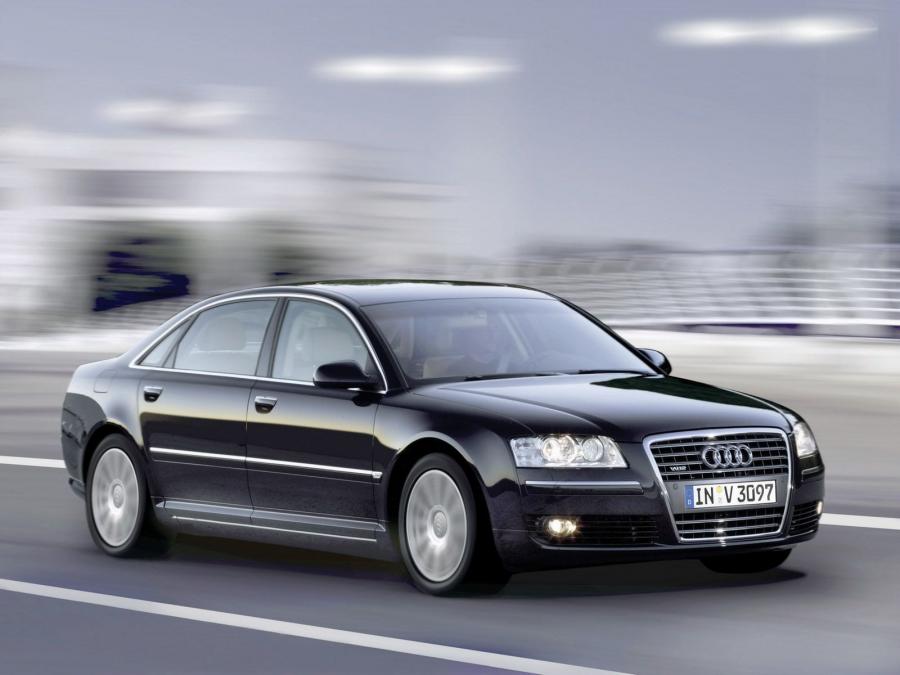  Audi A8 L 6.0 Quattro (D3) 2005 года  (фото 18 из 21)